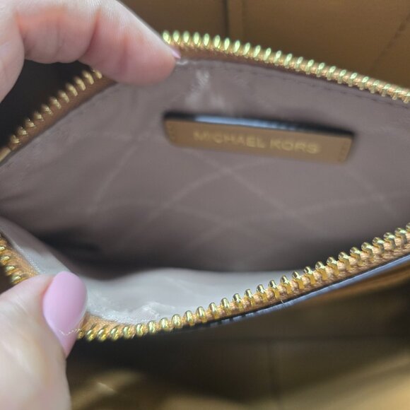 Michael Kors Vincent Small Saffiano Leather Convertible Tote Bag with Card Case - Picture 8 of 8